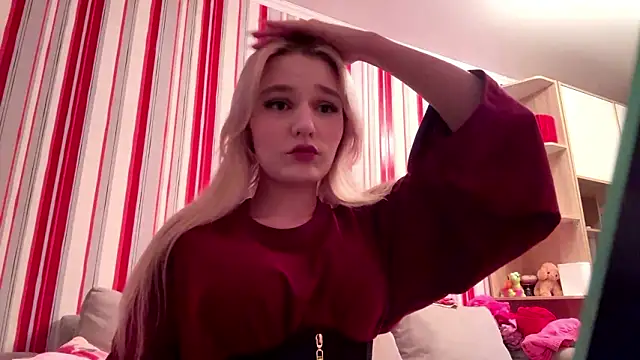 Snapshot of MiaBerlateen chatting on 02/16/26, 07:10 MiaBerlateen online show from 02/16/26, 07:10