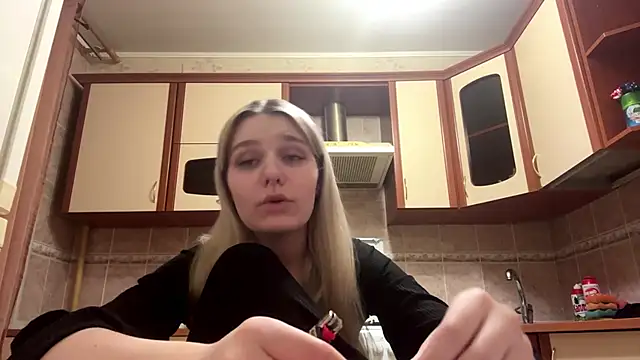 Snapshot of MiaBerlateen chatting on 02/23/26, 07:00 MiaBerlateen online show from 02/23/26, 07:00