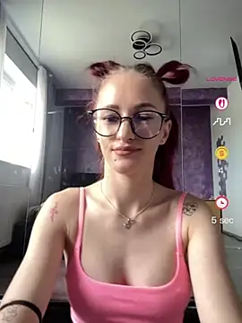 Roxyfoxyyy online show from 05/21/26, 05:47