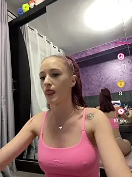 Roxyfoxyyy online show from 07/10/26, 10:45