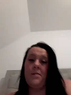 Snapshot of louisa36 chatting on 02/11/26, 10:15 louisa36 online show from 02/11/26, 10:15