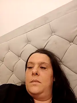 Snapshot of louisa36 chatting on 02/14/26, 11:45 louisa36 online show from 02/14/26, 11:45