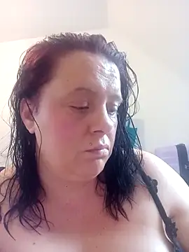 Snapshot of louisa36 chatting on 02/27/26, 10:04 louisa36 online show from 02/27/26, 10:04