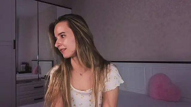 Snapshot of OnyxViper chatting on 06/29/26, 10:15 OnyxViper online show from 06/29/26, 10:15
