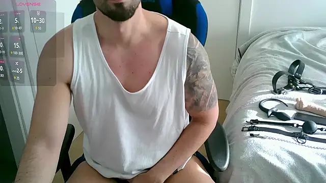 Snapshot of Sub-Titan chatting on 03/25/26, 08:09 Sub-Titan online show from 03/25/26, 08:09