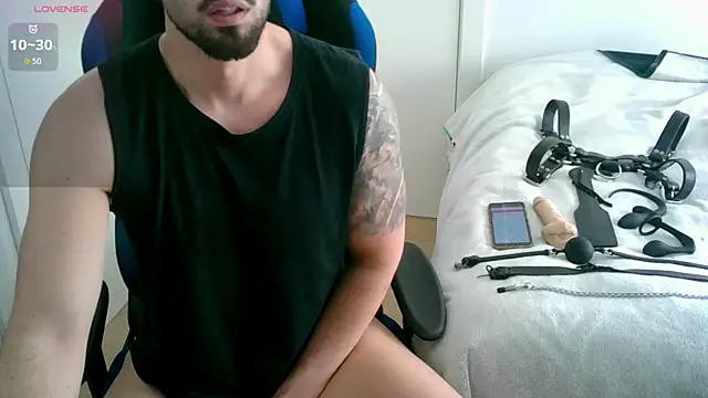 Snapshot of Sub-Titan chatting on 04/14/26, 07:58 Sub-Titan online show from 04/14/26, 07:58