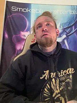 Snapshot of Smokebluntafterblunt chatting on 02/09/26, 03:16 Smokebluntafterblunt online show from 02/09/26, 03:16