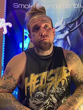 Snapshot of Smokebluntafterblunt chatting on 02/17/26, 03:03 Smokebluntafterblunt online show from 02/17/26, 03:03