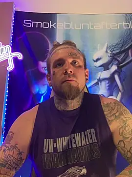 Snapshot of Smokebluntafterblunt chatting on 02/21/26, 01:17 Smokebluntafterblunt online show from 02/21/26, 01:17