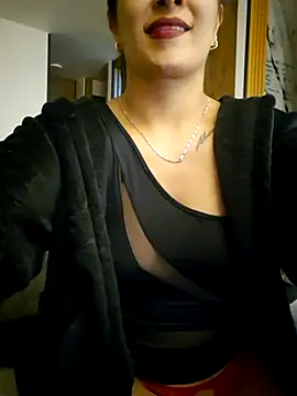 Snapshot of Paola_andrade chatting on 02/14/26, 03:03 Paola andrade online show from 02/14/26, 03:03