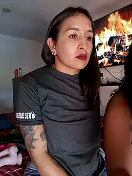 Snapshot of Paola_andrade chatting on 02/17/26, 02:02 Paola andrade online show from 02/17/26, 02:02