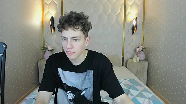 Snapshot of StefanBev chatting on 02/06/26, 11:19 StefanBev online show from 02/06/26, 11:19