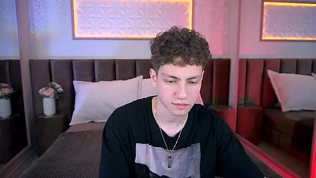 Snapshot of StefanBev chatting on 02/07/26, 08:45 StefanBev online show from 02/07/26, 08:45