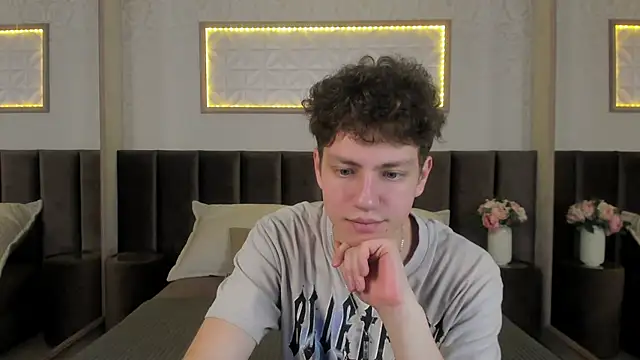 Snapshot of StefanBev chatting on 02/27/26, 07:58 StefanBev online show from 02/27/26, 07:58