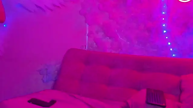 Snapshot of sophia_storm01 chatting on 02/13/26, 01:40 sophia storm01 online show from 02/13/26, 01:40