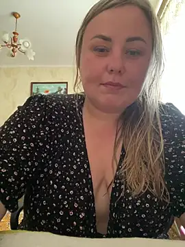 Mommy-girl-Lola online show from 05/16/26, 10:36