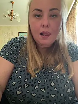 Mommy-girl-Lola online show from 06/01/26, 09:44