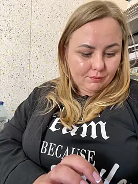 Mommy-girl-Lola online show from 06/18/26, 10:30