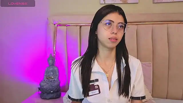 Mia Naive online show from 05/09/26, 11:26