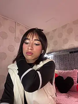 alahia pink online show from 02/12/26, 01:11