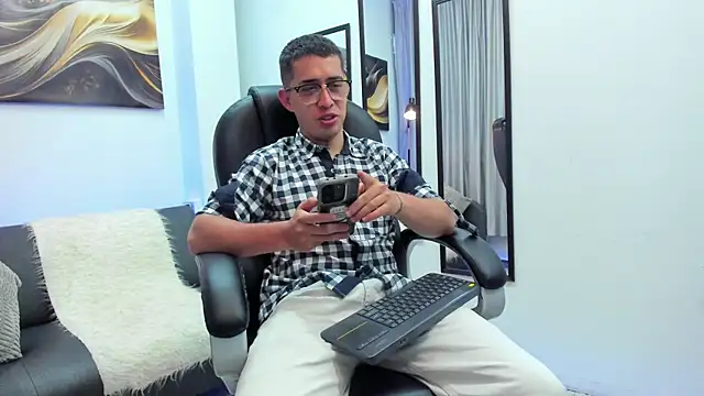 Tommas Jhonson online show from 04/08/26, 03:50