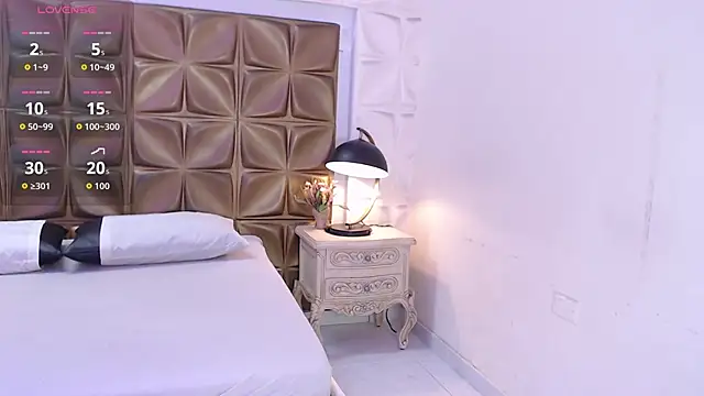 Snapshot of LunaJohns chatting on 03/16/26, 12:42 LunaJohns online show from 03/16/26, 12:42