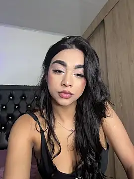 Snapshot of Katie_boss2 chatting on 02/13/26, 12:39 Katie boss2 online show from 02/13/26, 12:39