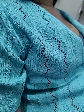 unicornbabe23 online show from 02/06/26, 08:34