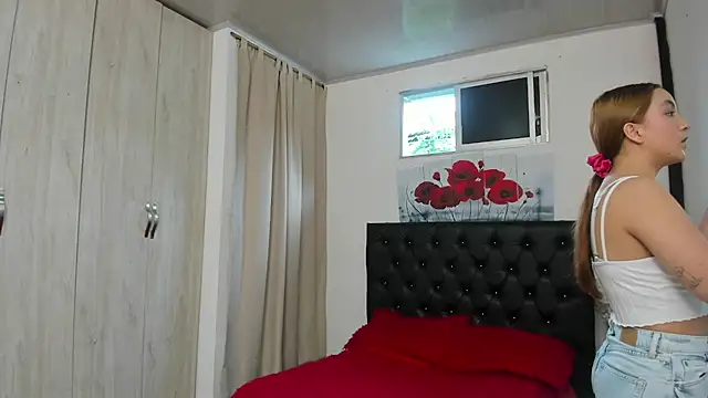 Snapshot of Kitty_f00x chatting on 06/21/26, 08:11 Kitty f00x online show from 06/21/26, 08:11