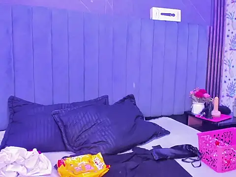 TiffanyDream8 online show from 04/16/26, 09:26