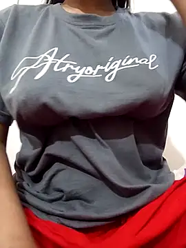 Cute Queen Noor online show from 03/13/26, 05:41