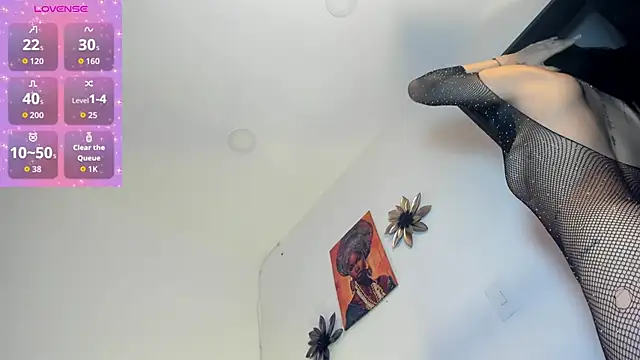 MiaEvans0 online show from 05/14/26, 07:42