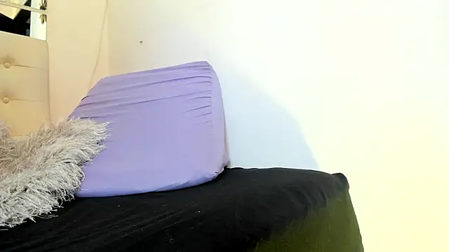 MiaEvans0 online show from 06/12/26, 07:02