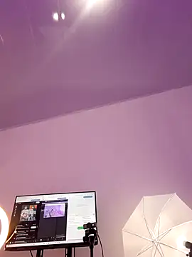 Snapshot of Ariana_Castillo__ chatting on 02/24/26, 12:58 Ariana Castillo online show from 02/24/26, 12:58