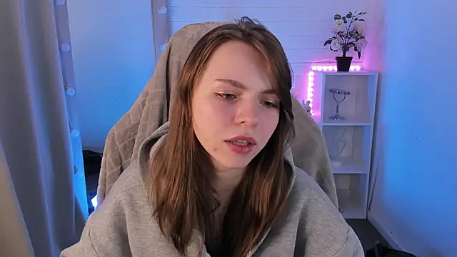 Snapshot of LesleySky chatting on 02/27/26, 08:20 LesleySky online show from 02/27/26, 08:20