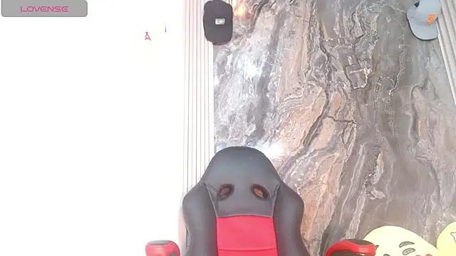 Damian-and-Camerum online show from 04/16/26, 01:17