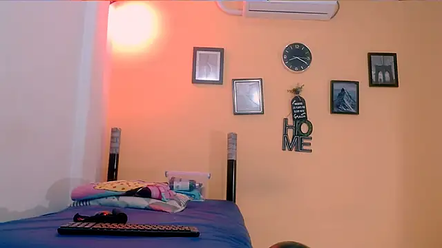 sexiempoderada18 online show from 05/18/26, 02:56