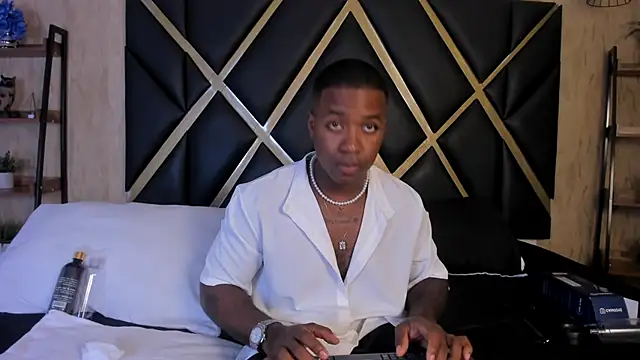 Snapshot of LuccianoDaytona chatting on 03/02/26, 07:54 LuccianoDaytona online show from 03/02/26, 07:54