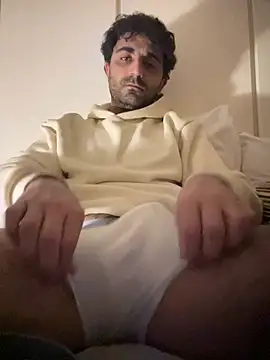 Snapshot of elia2711 chatting on 03/03/26, 12:06 elia2711 online show from 03/03/26, 12:06