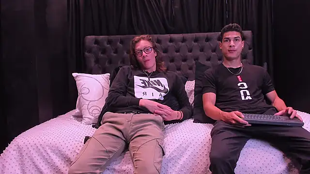 close friends online show from 03/21/26, 02:20