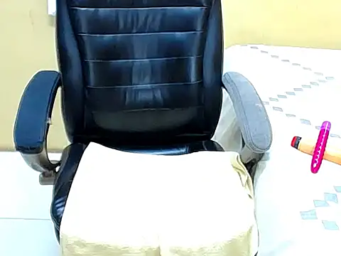 Snapshot of BubblyIvyxxx chatting on 02/20/26, 06:37 BubblyIvyxxx online show from 02/20/26, 06:37