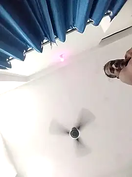 Snapshot of Daddyishere_19 chatting on 03/04/26, 04:35 Daddyishere 19 online show from 03/04/26, 04:35