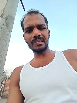 Snapshot of Daddyishere_19 chatting on 03/13/26, 12:45 Daddyishere 19 online show from 03/13/26, 12:45