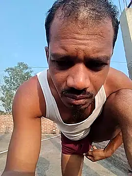 Snapshot of Daddyishere_19 chatting on 03/24/26, 02:05 Daddyishere 19 online show from 03/24/26, 02:05