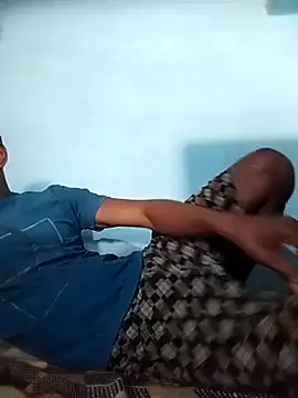 Snapshot of Daddyishere_19 chatting on 03/25/26, 06:30 Daddyishere 19 online show from 03/25/26, 06:30