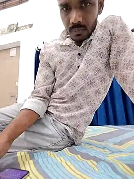 Snapshot of Daddyishere_19 chatting on 04/04/26, 04:55 Daddyishere 19 online show from 04/04/26, 04:55