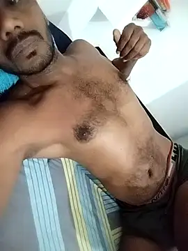 Snapshot of Daddyishere_19 chatting on 04/05/26, 05:43 Daddyishere 19 online show from 04/05/26, 05:43