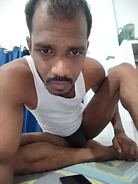 Snapshot of Daddyishere_19 chatting on 04/15/26, 07:10 Daddyishere 19 online show from 04/15/26, 07:10