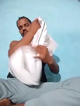 Snapshot of Daddyishere_19 chatting on 04/16/26, 09:54 Daddyishere 19 online show from 04/16/26, 09:54