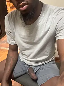 Snapshot of pussyeater_- chatting on 02/13/26, 07:37 pussyeater - online show from 02/13/26, 07:37